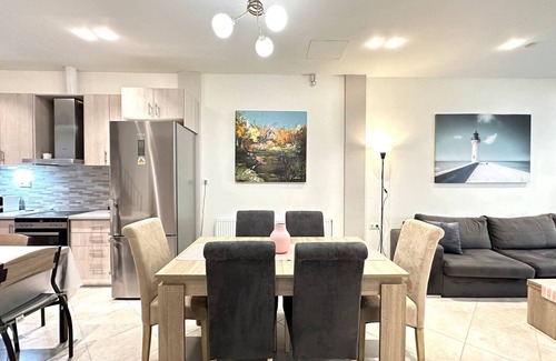 Palaio Faliro Apartamento | Tide & Tonic: stylish 2bd apartment, Paleo Faliro