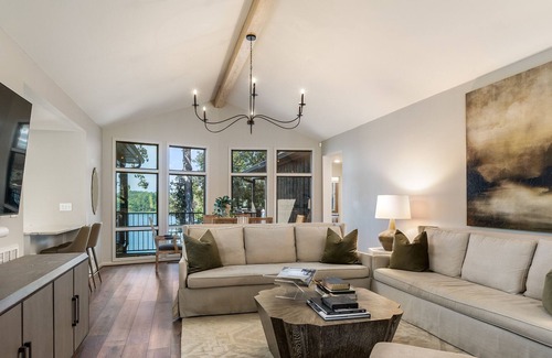 Northport Casa | Tide & Tranquility: Modern Lake Tuscaloosa Gem