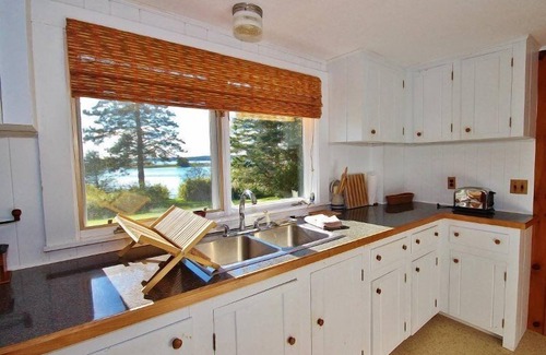Tenants Harbor Cabaña | Tideriver, Water Front Vacation Rental