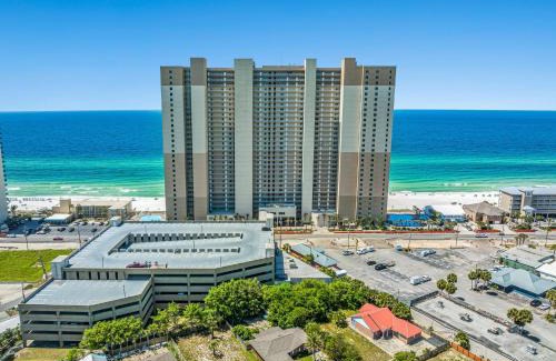 Panama City Beach Casa | Tidewater Beach Luxury Penthouse with Resort Amenities and a View!