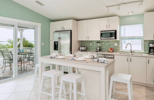 Cudjoe Key Cabaña | **TIDEWATER VIEWS @ VENTURE OUT** 2BR/2BA Cottage + 35’ Private Slip | 80’ Pool