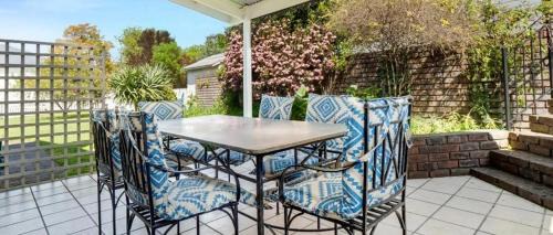 Knysna Casa | Tidswell Cottage Spacious Leisure Isle home