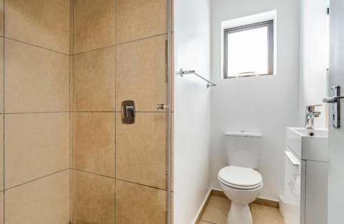 Knysna Casa | Tidswell Cottage Spacious Leisure Isle home