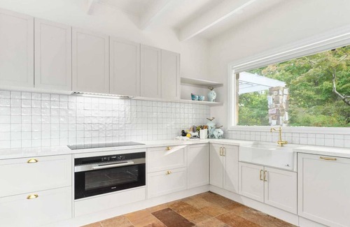 Mount Macedon Casa | Tieve Tara Summary: E