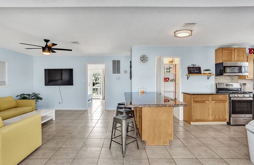 Bayou Vista Casa | Tiffany Blue Canal Home with Ocean Breeze