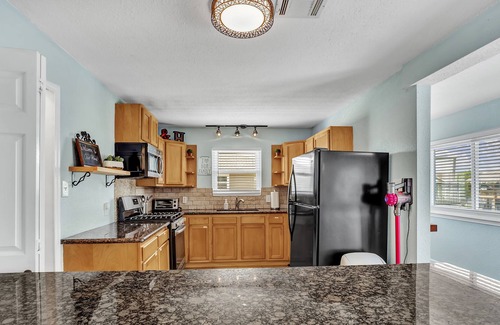 Bayou Vista Casa | Tiffany Blue Canal Home with Ocean Breeze