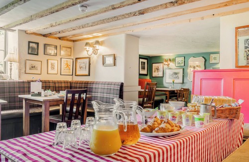East Dean and Friston Cama Y Desayuno | Tiger Inn Cub Rooms