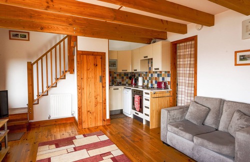 Glenelg Cabina | Tigh Na Creig Lodge - Cosy Beachfront Escape