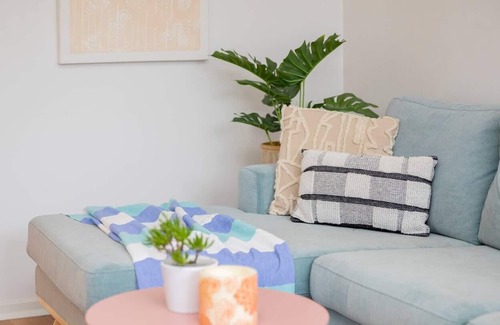 Tighes Hill Casa | Tighes Hill Hideaway Alfresco Living by the Park