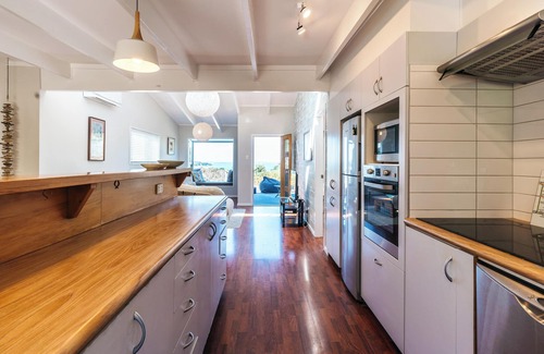 Surfdale Casa | Tikapa Moana Views | Waiheke Island