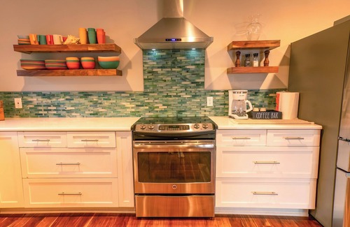 Pelican Creek Estates Casa | Tiki Beach House Waterfront