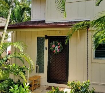Kahaluu Bay Casa | Tiki Hale Lua at the Surf and Racquet Club