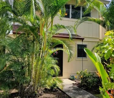 Kahaluu Bay Casa | Tiki Hale Lua at the Surf and Racquet Club
