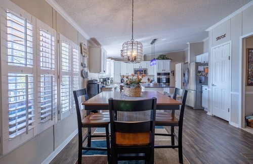 Linn Creek Casa | Tiki Hollow - Waterfront house w/ Huge martini deck!