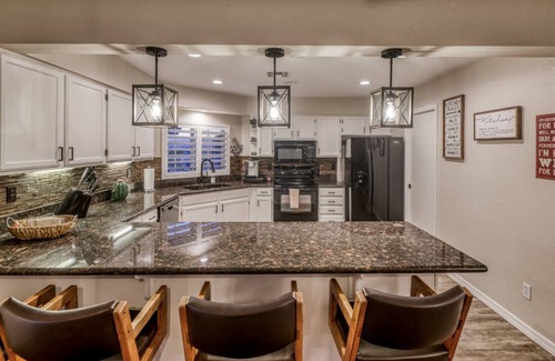 Lake Havasu City Casa | Tiki Hut at The Lake - Don't Miss out & Book Today! Enjoy the Lake View & Pool!
