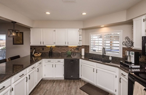 Lake Havasu City Casa | Tiki Hut at The Lake - Don't Miss out & Book Today! Enjoy the Lake View & Pool!