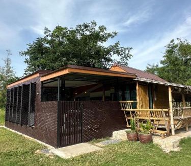 Phon Casa | Tiki hut rural Thailand