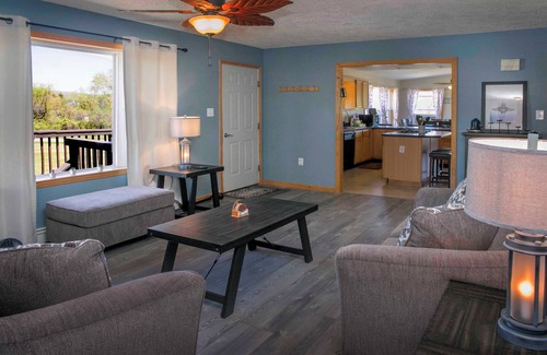 Dundee Casa | Tiki on the Lake | The perfect retreat at the end of a long day!
