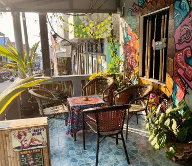 Koh Tao Hostal | Tiki Tribe Bar & Hostel