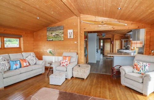 Bircotes Cabaña | TILLY'S LODGE, family friendly, character holiday cottage in Tickhill
