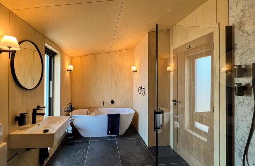 Banchory Casa | Tillyfruskie Farm Holiday Cabin, Finzean