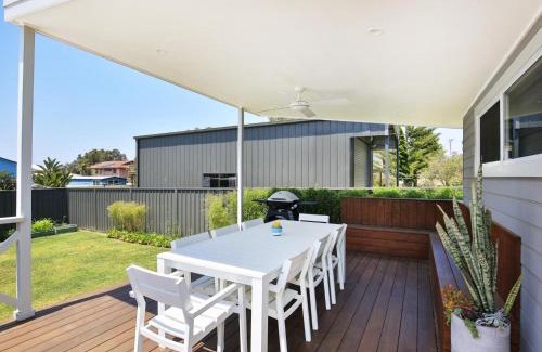 Culburra Beach Casa | Tillys Retreat I Pet Friendly I 3 Min Walk to Beach