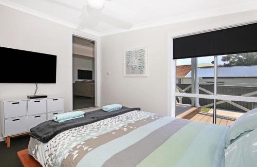 Culburra Beach Casa | Tillys Retreat I Pet Friendly I 3 Min Walk to Beach