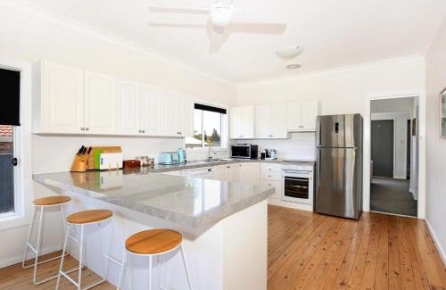Culburra Beach Casa | Tillys Retreat I Pet Friendly I 3 Min Walk to Beach