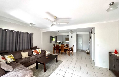 Wongaling Beach Apartamento | Timana 1 - Townhouse Across from the Beach