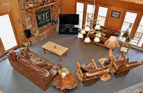 Taos Ski Valley Casa | Timber Crest Retreat - Hot Tub - Satellite - Washer - Dryer - Fireplace - Grill - Firepit - Garage Access