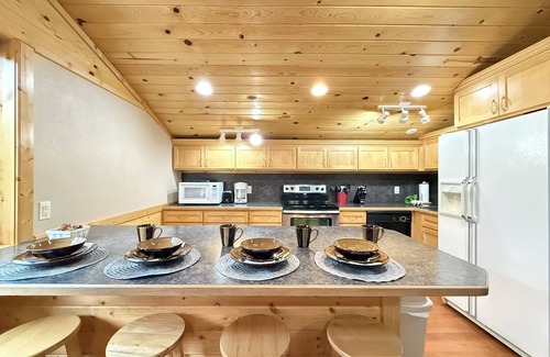 Island Park Cabina | FREE️ TRABAJADOR DE FUTBOL GRATIS WIFI W️BBQ-KIDS FOOSBALL⭐️TIMBER STUDIO