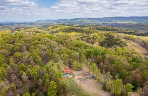 Berkeley Springs Casa | Timber Ridge Retreat