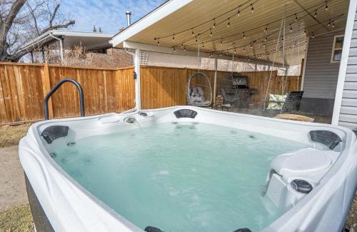Drumheller Casa | Timber Valley I HotTub I PingPong I Sleep 14 I BBQ