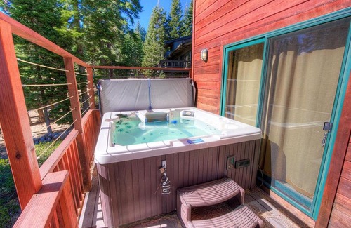 Kingswood Estates Casa | Timber View Lodge by Lake Tahoe Accommodations