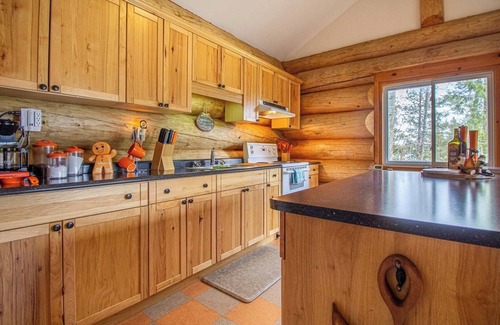 North Frontenac Cabaña | Timber Wilderness Lodge
