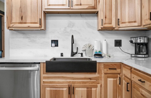 Summit Estates Cabina | Timber Wolf Tavern