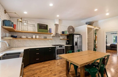 Post Falls Casa | Timberland Perch | Contemporary Lake Living