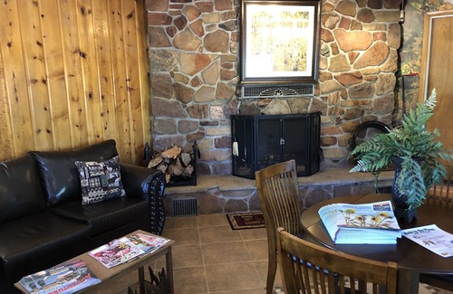 Pinetop Hotel | Timberlodge Inn