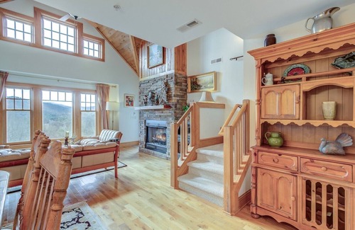 Foscoe Condominio | Timbers Q-4: Mountain Condo, Echota Gated Resort, Indoor/Outdoor Pools and Hot Tub, Fitness Area,...