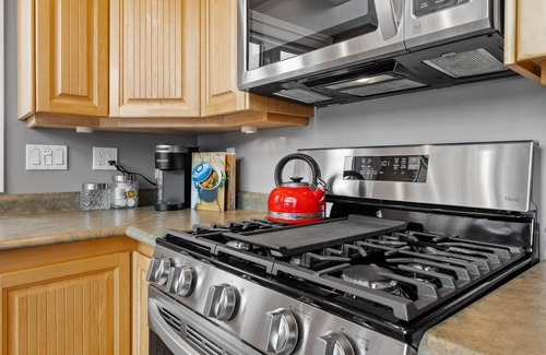 Sun Peaks Casa | Timberwolf Lodge - Private, Luxurious, Ski-in/Out Chalet