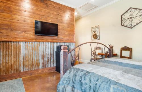 Bandera Casa | Timbuctoo Guest Suite 2