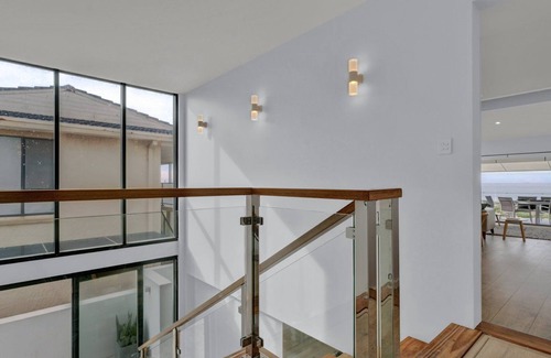 The Entrance North Apartamento | Time and Tides - Beachfront, Stunning Ocean Views.