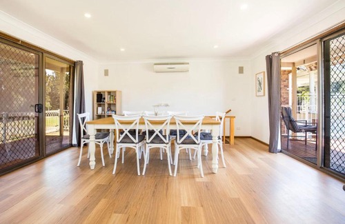 Culburra Beach Casa | Time and Tide Pet Friendly 1 Min Walk to Beach