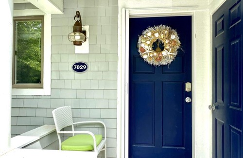 Mews Village Condominio | Time for a Capecation! Relax and Enjoy in our New Seabury Pool Villa