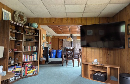 Grenell Casa | Time for fall colors! 2BR Country House property, dog friendly with a hot tub!