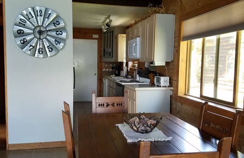 Pagosa Springs Cabina | Cabaña de madera frente al lago. Ven a jugar en el lago, camina, pesca, relájate! Mira la vida silvestre.