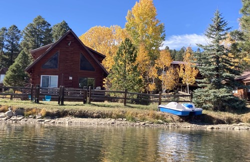 Pagosa Springs Cabina | Cabaña de madera frente al lago. Ven a jugar en el lago, camina, pesca, relájate! Mira la vida silvestre.