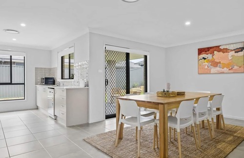 Cessnock Casa | Time Out Beautifully decorated new home