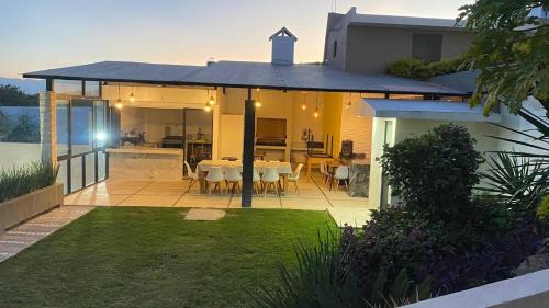 Tequesquitengo Casa | Time Out Vacations