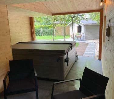 Knesselare Casa | Time To